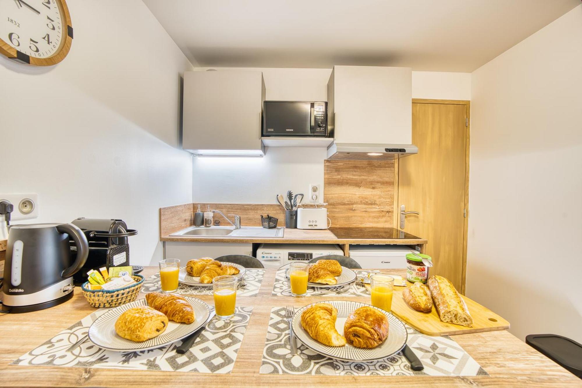 Apartment Les Hourtous Netflix Wi-fi Fibre Terasse 4 Pers Banassac